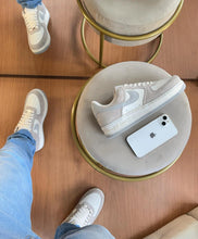 Carregar imagem no visualizador da galeria, Nike Air Force 1 - Gelo/Cinza