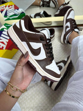 Carregar imagem no visualizador da galeria, Tênis Nike Dunk Low - Cacau