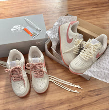 Carregar imagem no visualizador da galeria, Tênis Nike Air Force - Off White/Rosa