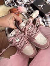 Carregar imagem no visualizador da galeria, Tênis Air Jordan Low - Rose/Café