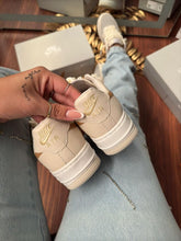 Carregar imagem no visualizador da galeria, Nike Air Force - Bege/Cinza/Bronze