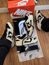 Carregar imagem no visualizador da galeria, Dunk Low - Branco & Preto