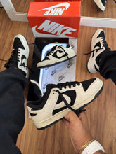 Carregar imagem no visualizador da galeria, Dunk Low - Branco & Preto
