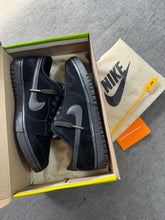 Carregar imagem no visualizador da galeria, Nike Dunk Low – All Black
