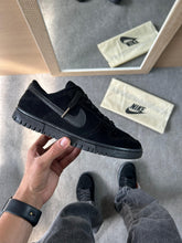 Carregar imagem no visualizador da galeria, Nike Dunk Low – All Black