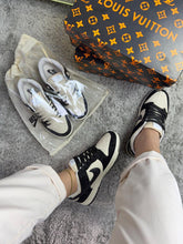 Carregar imagem no visualizador da galeria, Tênis Nike Dunk Low x Louis Vuitton - Preto
