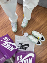 Carregar imagem no visualizador da galeria, Tênis Nike Dunk Low - Menta