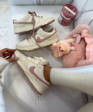 Carregar imagem no visualizador da galeria, \Nike Dunk Low – Flamingo