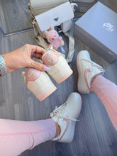 Carregar imagem no visualizador da galeria, Air Force – Off White / Rosa Metálico