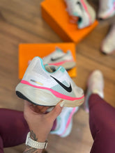 Carregar imagem no visualizador da galeria, Tênis Nike Air Zoom - Colors