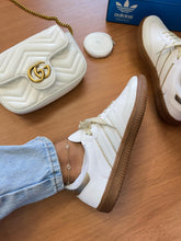 Carregar imagem no visualizador da galeria, Tênis Adidas Samba OG -Branco/Ouro