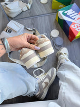 Carregar imagem no visualizador da galeria, TĂŞnis Dunk Low - Cinza/Nude