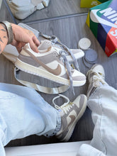 Carregar imagem no visualizador da galeria, TĂŞnis Dunk Low - Cinza/Nude
