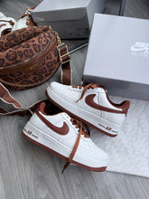 Carregar imagem no visualizador da galeria, Air Force Branco & Marrom