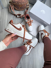 Carregar imagem no visualizador da galeria, Air Force Branco & Marrom