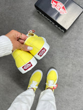 Carregar imagem no visualizador da galeria, Vans Authentic – Amarelo