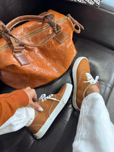 Carregar imagem no visualizador da galeria, Vans Authentic – Caramelo