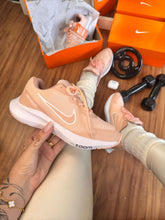 Carregar imagem no visualizador da galeria, Tênis Nike Air Zoom - Nude