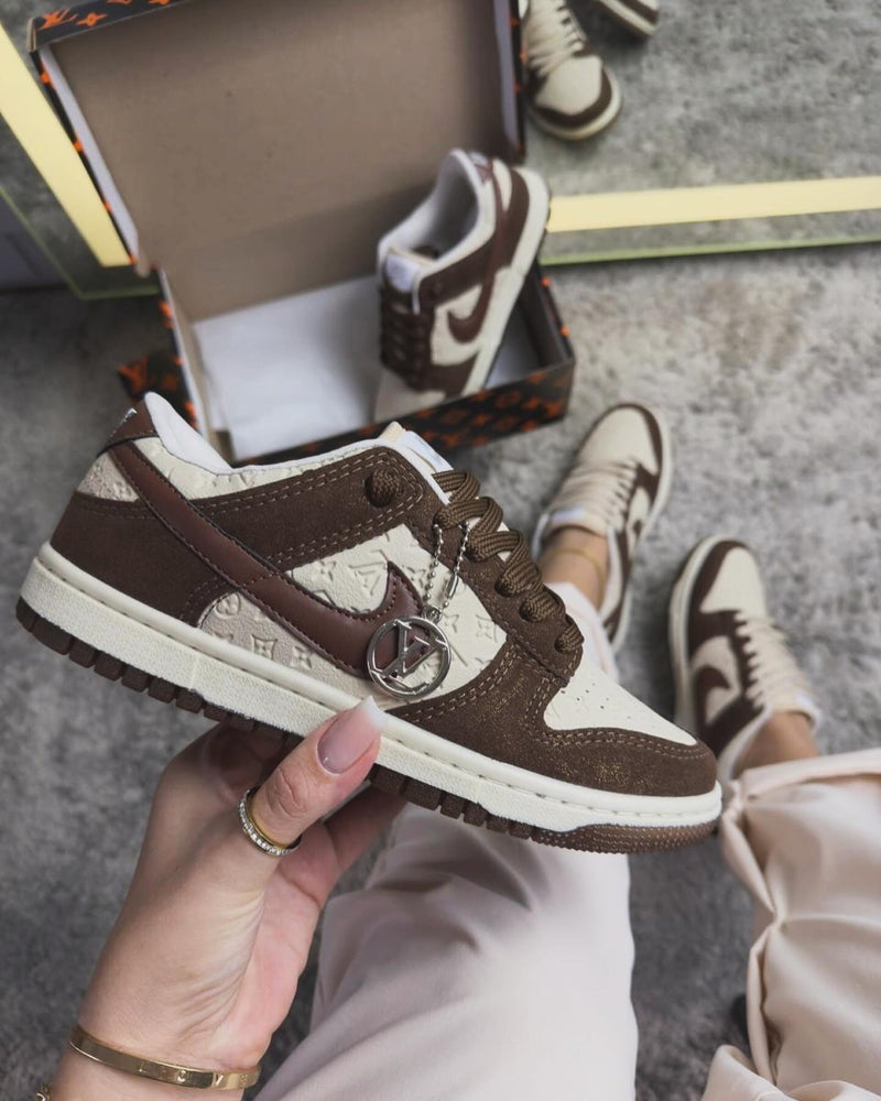 Tênis Nike Sb Dunk Low x Louis Vuitton - Marrom