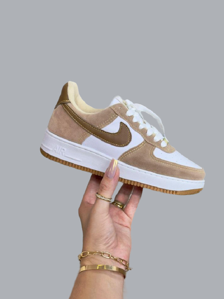 Tenis Nike Air Force 1 Low Caramelo Camurça