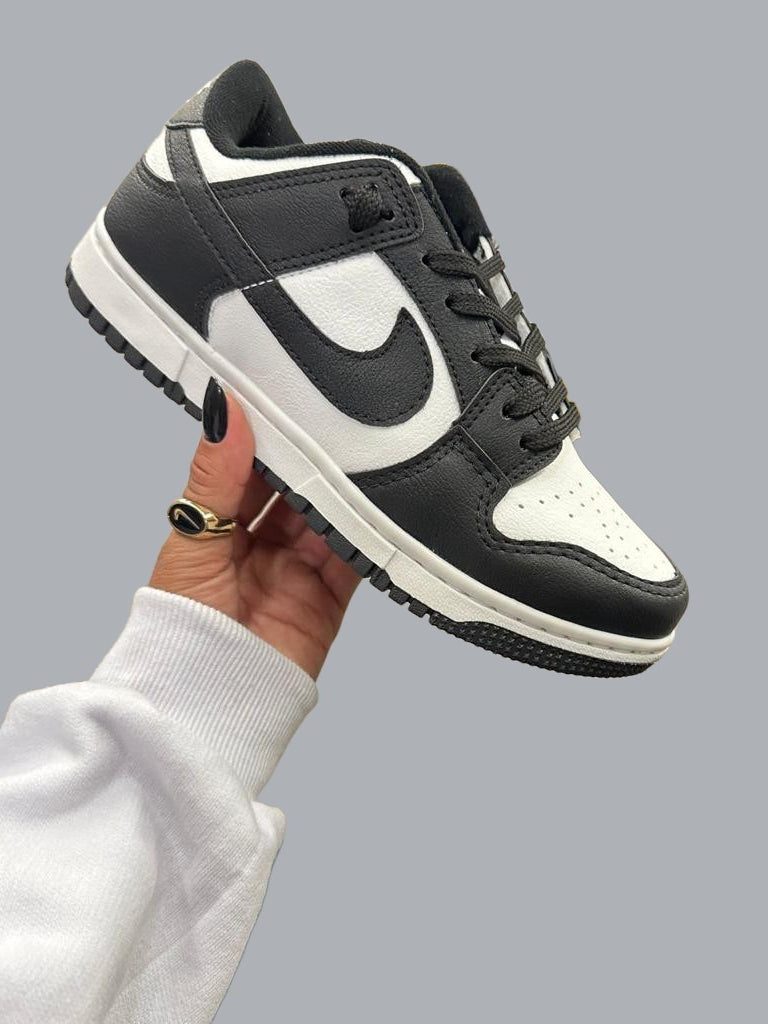 Tênis Nike Dunk Low - Panda