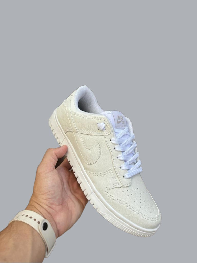 Tênis Nike Dunk - Branco