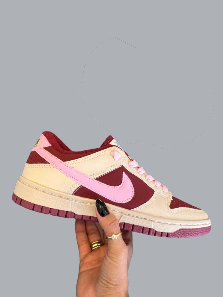 Tênis Nike Dunk Low - Strawberry