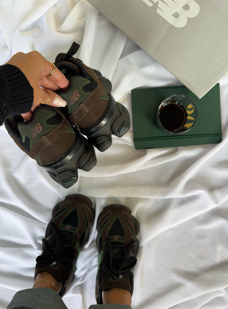 New Balance 9060 - Marrom/Verde