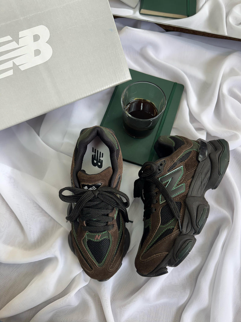New Balance 9060 - Marrom/Verde