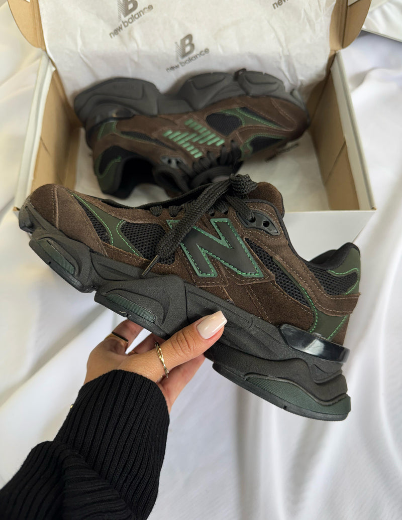 New Balance 9060 - Marrom/Verde