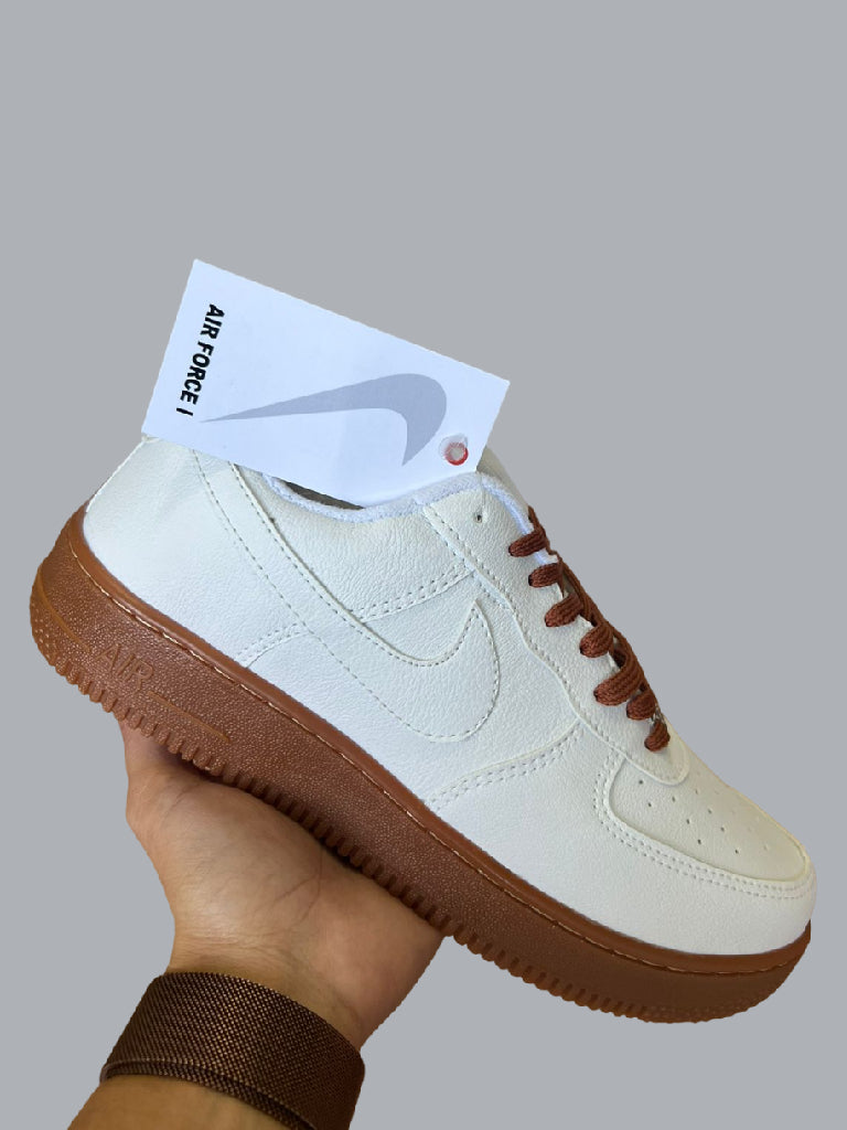 Tênis AIR Force 1 - White / Solado Caramelo