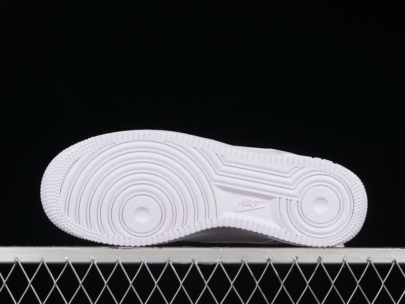 Nike Air Force 1 Triple White