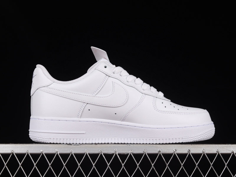 Nike Air Force 1 Triple White