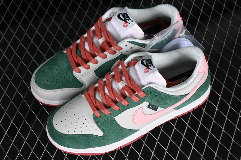 Nike Dunk Low “All Petals United Fir Green”