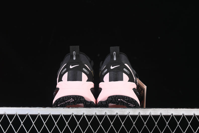 Nike Vomero 18 Gore-Tex “Black Crimson Tint”