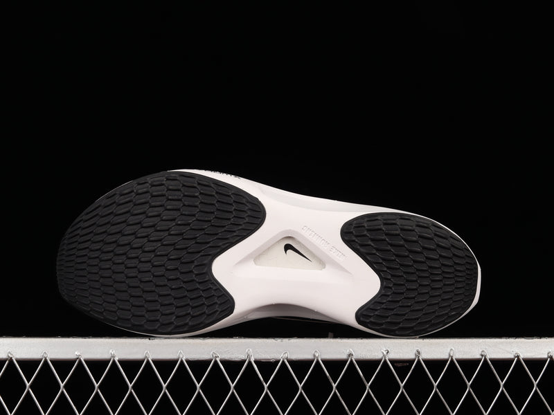 Nike Zoom Fly 5 “Black / White”