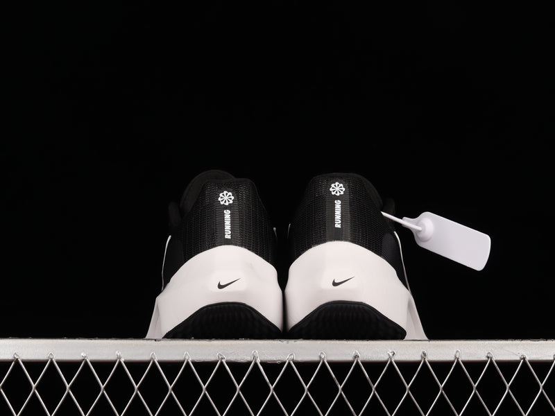Nike Zoom Fly 5 “Black / White”