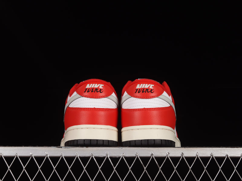 Nike Dunk Low  ''Chicago Split''