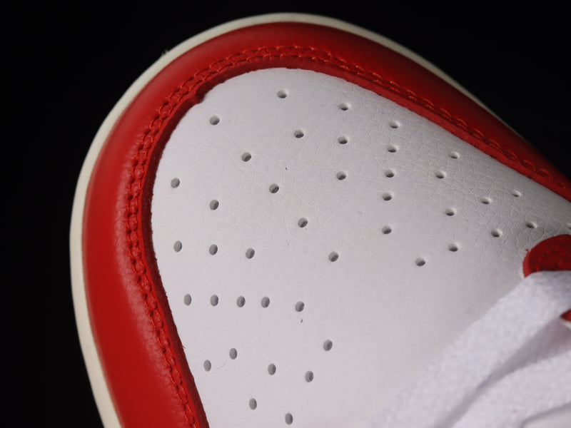 Nike Dunk Low  ''Chicago Split''