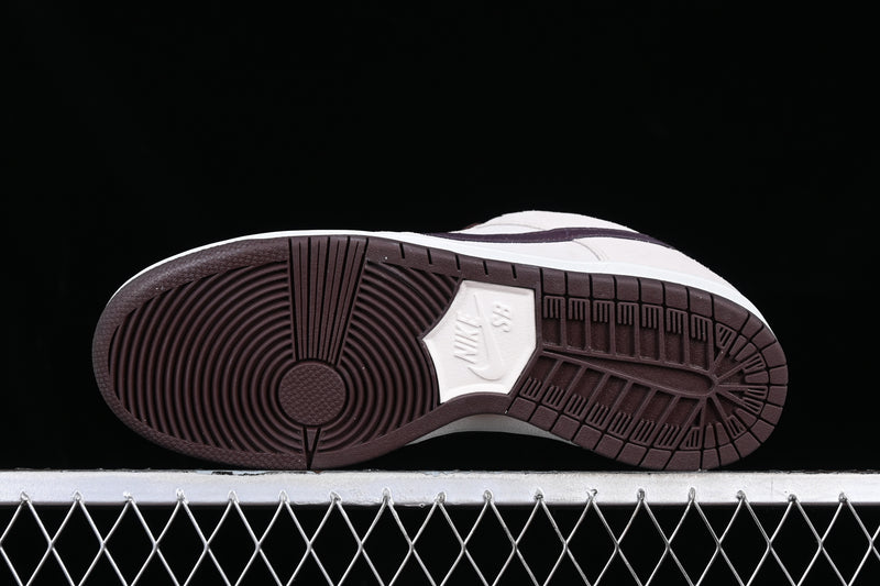 Nike Dunk Low “Desert Sand / Mahogany”