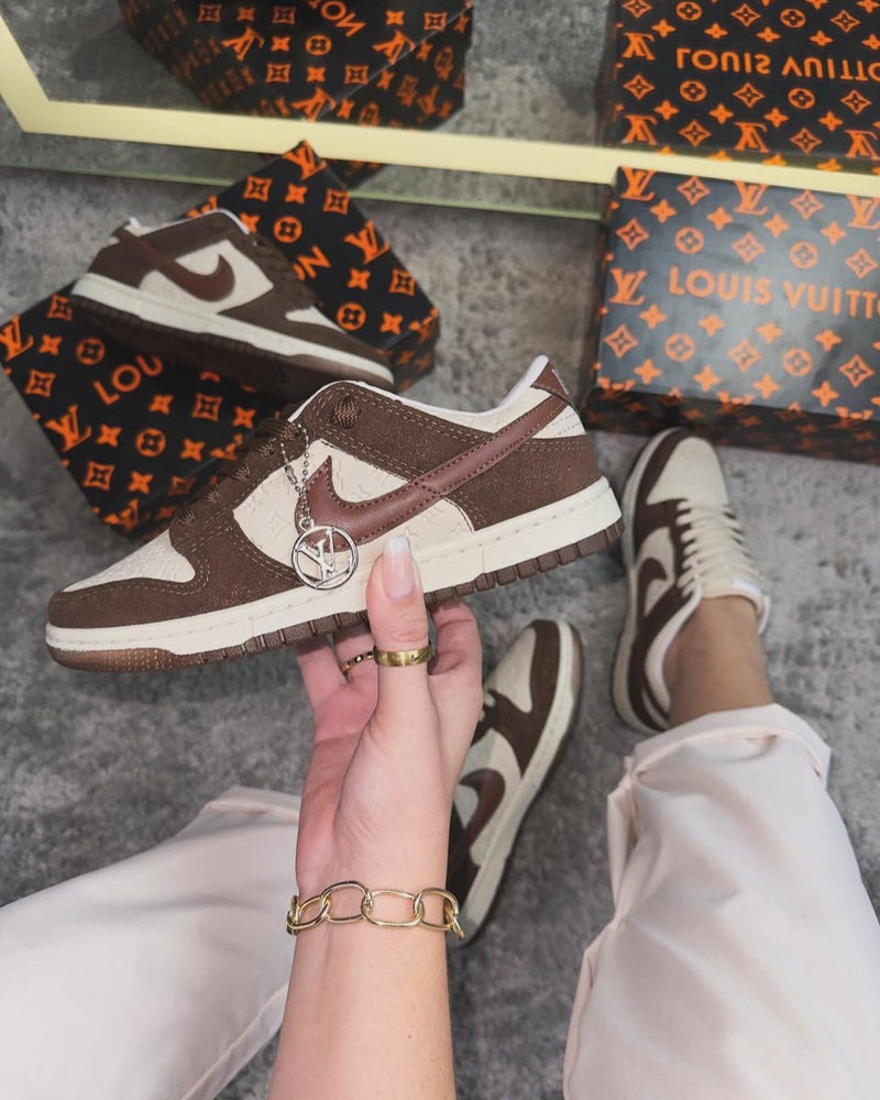 Tênis Nike Sb Dunk Low x Louis Vuitton - Marrom