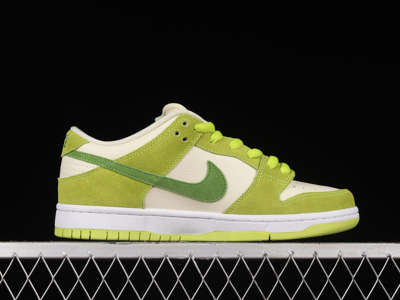 Nike Dunk Low “Green Apple”