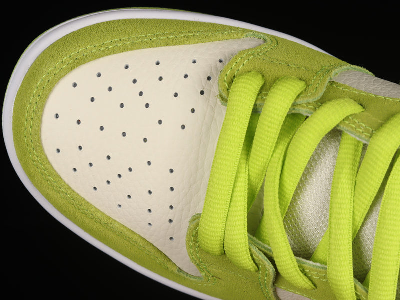 Nike Dunk Low “Green Apple”