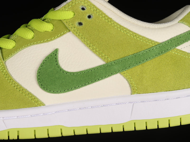 Nike Dunk Low “Green Apple”