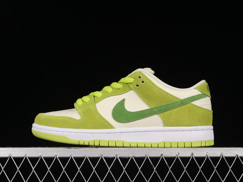 Nike Dunk Low “Green Apple”