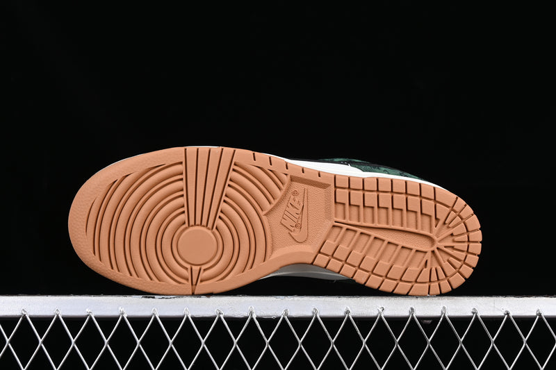 Nike Dunk Low “Green Snake”
