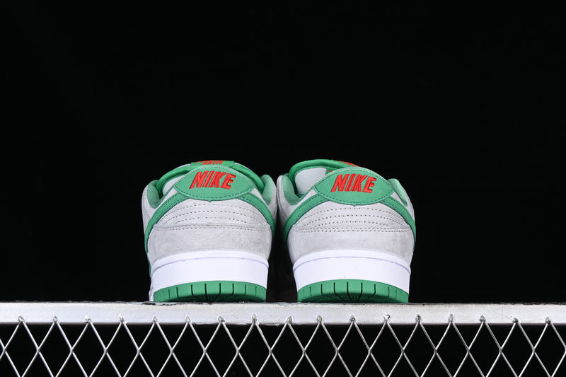 Nike SB Dunk Low “Medusa”