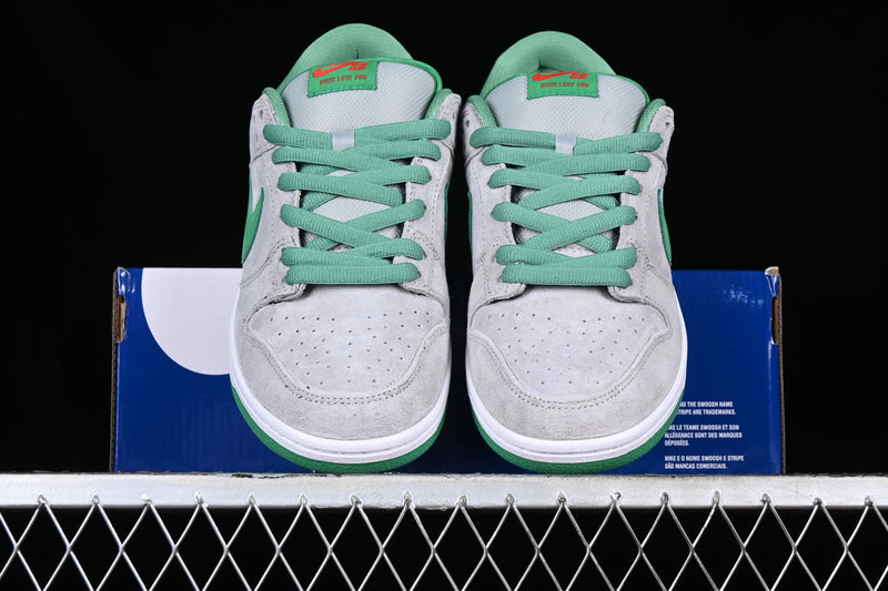 Nike SB Dunk Low “Medusa”