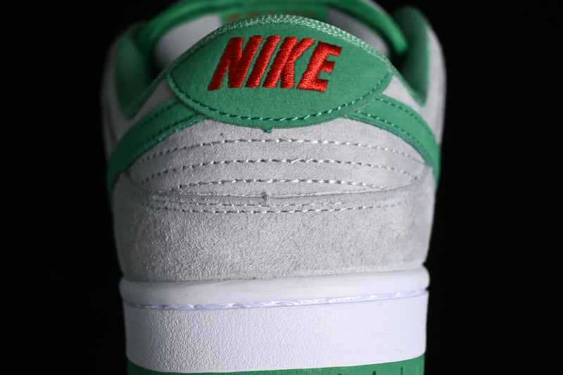 Nike SB Dunk Low “Medusa”