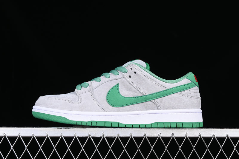 Nike SB Dunk Low “Medusa”